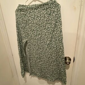 Skirt with slit